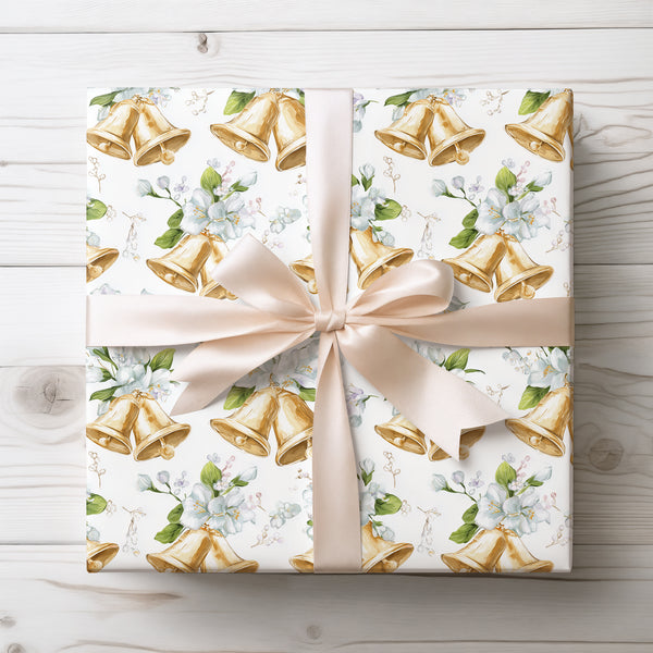 Lunafleur Glimmerbell – White floral bouquet with golden bells seamless wrapping paper