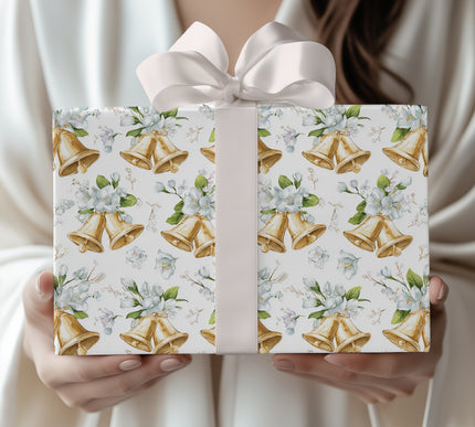 Lunafleur Glimmerbell – White floral bouquet with golden bells seamless wrapping paper