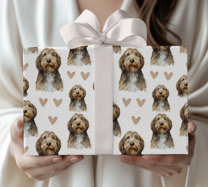 Willowfur Embrace – Otterhound love wrapping paper